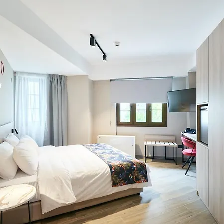 Отель The Mavili Urban